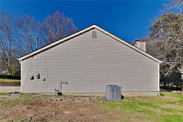 1160 Creekwood Cove, Lawrenceville, GA 30046