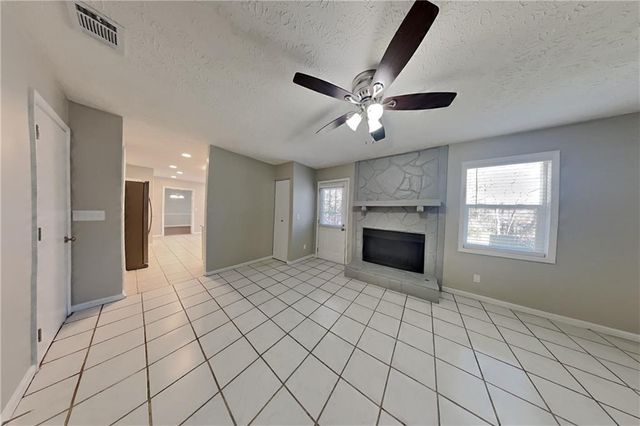 1160 Creekwood Cove, Lawrenceville, GA 30046