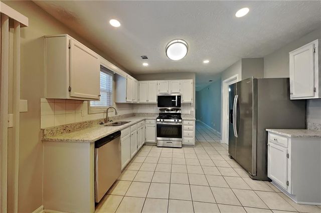 1160 Creekwood Cove, Lawrenceville, GA 30046