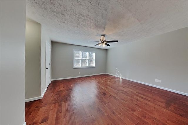 1160 Creekwood Cove, Lawrenceville, GA 30046