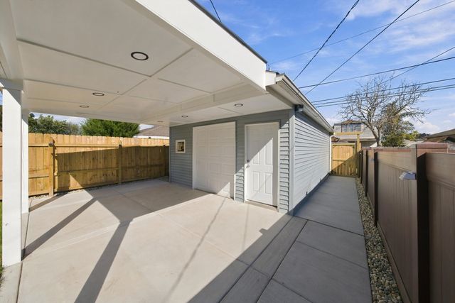 5711 S Mayfield Avenue, Chicago, IL 60638
