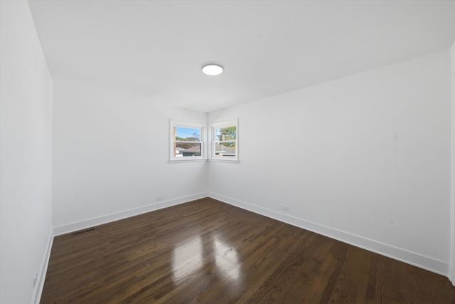5711 S Mayfield Avenue, Chicago, IL 60638