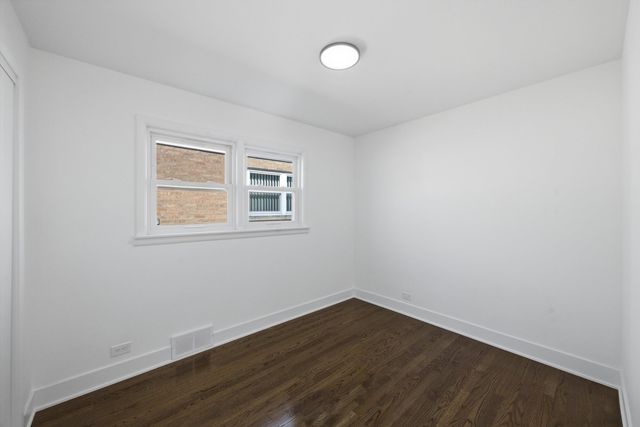 5711 S Mayfield Avenue, Chicago, IL 60638