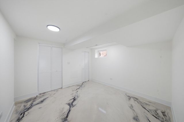 5711 S Mayfield Avenue, Chicago, IL 60638