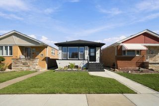 5711 S Mayfield Avenue, Chicago, IL 60638