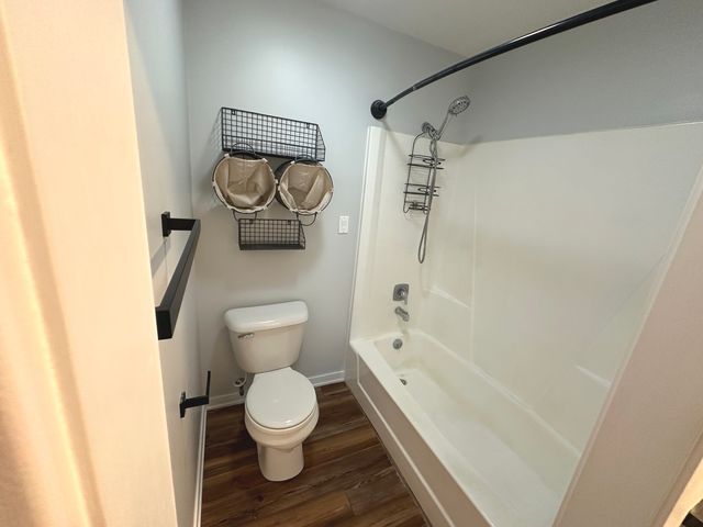 1511 Longwood Drive 1511, Sycamore, IL 60178