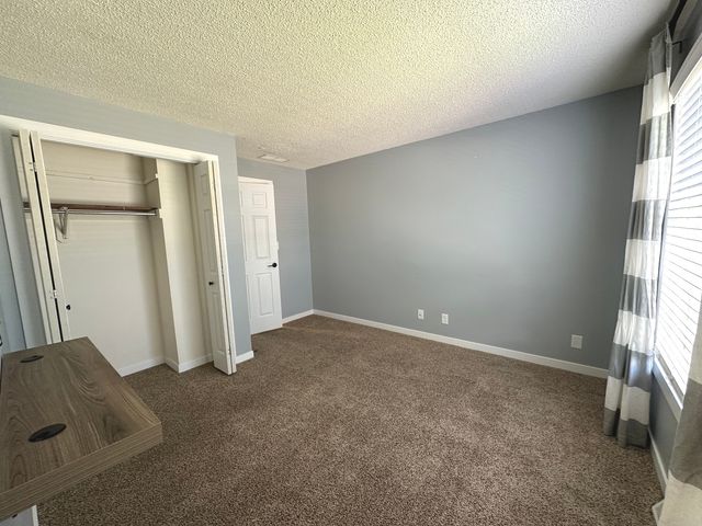 1511 Longwood Drive 1511, Sycamore, IL 60178