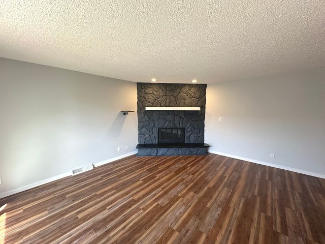 1511 Longwood Drive 1511, Sycamore, IL 60178