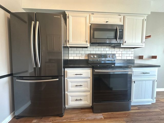 1511 Longwood Drive 1511, Sycamore, IL 60178