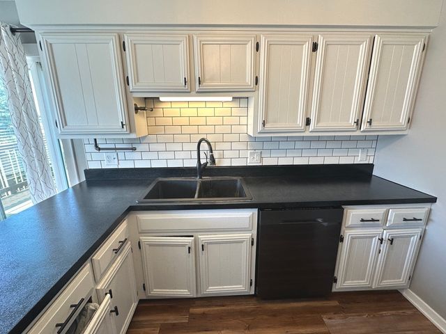1511 Longwood Drive 1511, Sycamore, IL 60178