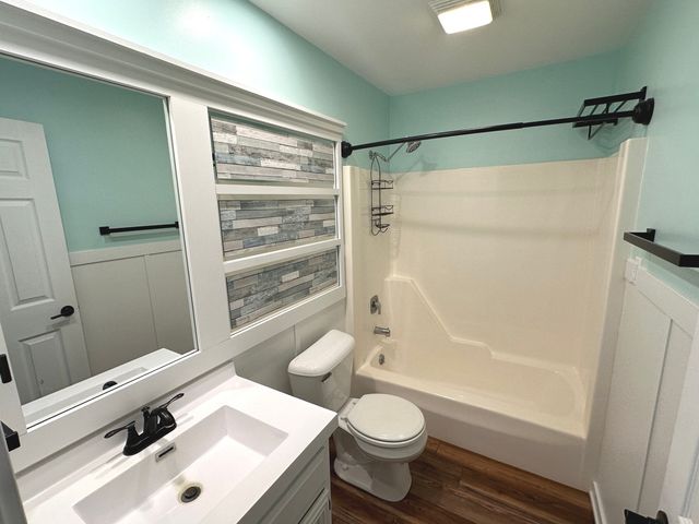 1511 Longwood Drive 1511, Sycamore, IL 60178