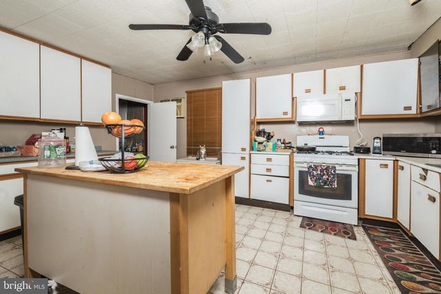 27 LINCOLN AVE, Mount Ephraim, NJ 08059