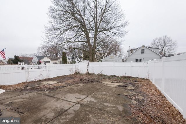 27 LINCOLN AVE, Mount Ephraim, NJ 08059