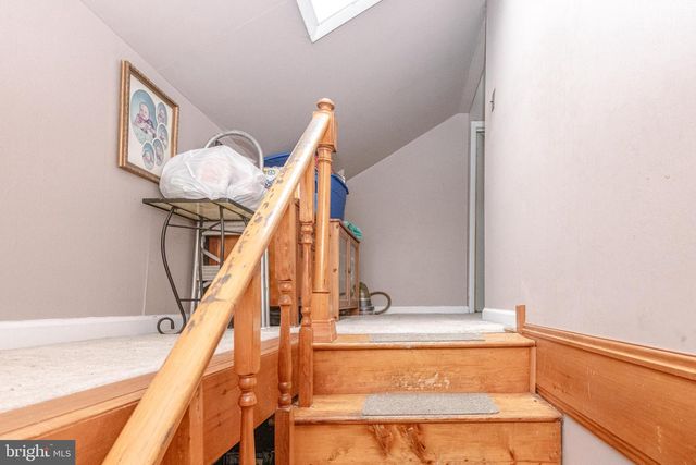 27 LINCOLN AVE, Mount Ephraim, NJ 08059