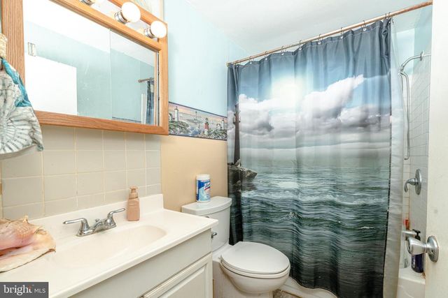 27 LINCOLN AVE, Mount Ephraim, NJ 08059