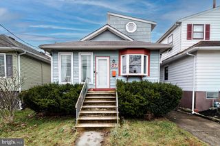 27 LINCOLN AVE, Mount Ephraim, NJ 08059