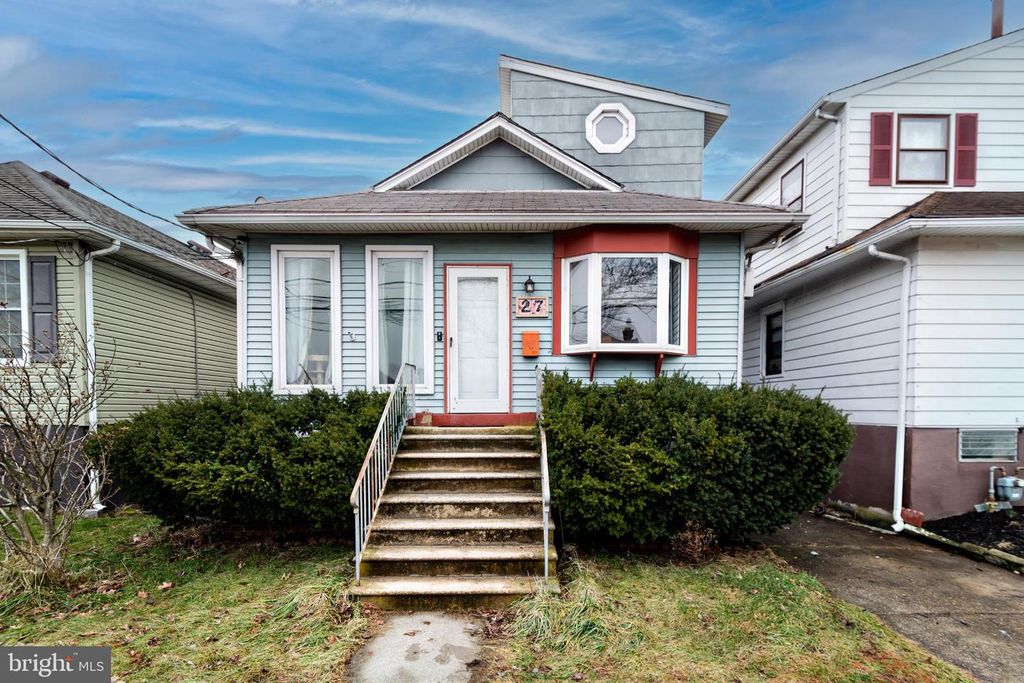 27 LINCOLN AVE, Mount Ephraim, NJ 08059