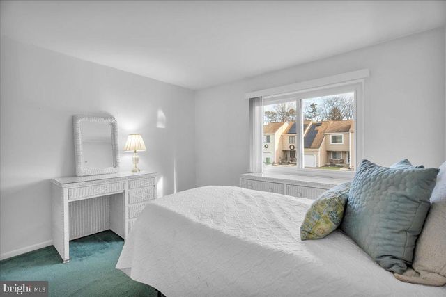 15 QUEEN ANNE CT, Marlton, NJ 08053