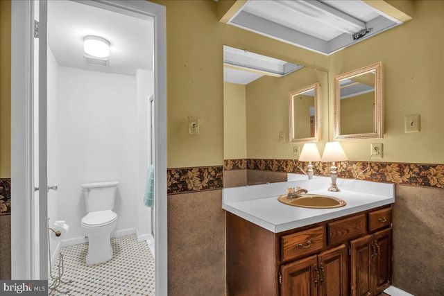 15 QUEEN ANNE CT, Marlton, NJ 08053