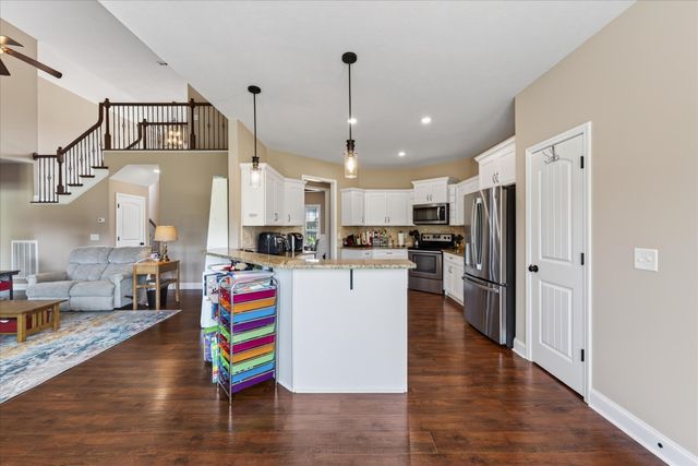 992 Promenade Dr, Adams, TN 37010