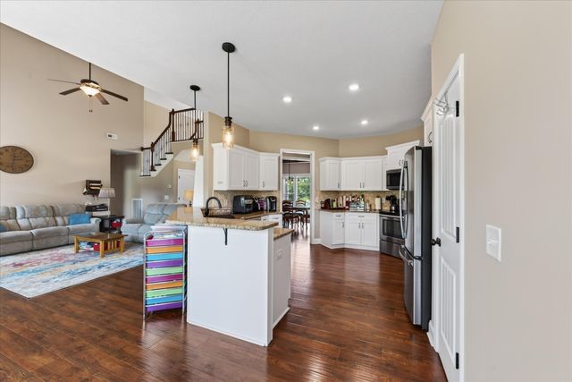 992 Promenade Dr, Adams, TN 37010
