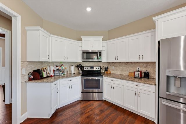 992 Promenade Dr, Adams, TN 37010