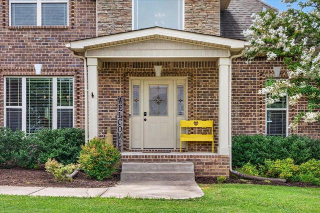 992 Promenade Dr, Adams, TN 37010