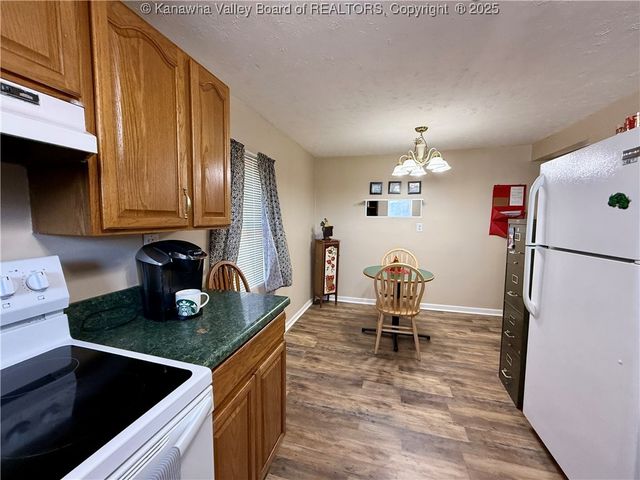 207 Marshall Avenue, Charleston, WV 25306