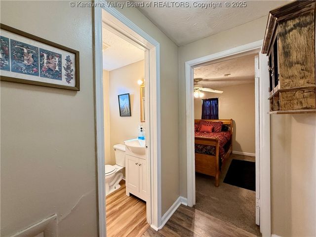 207 Marshall Avenue, Charleston, WV 25306