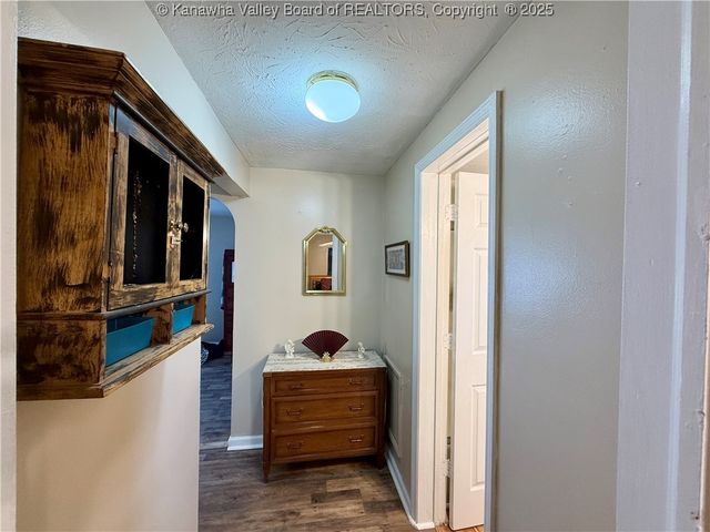 207 Marshall Avenue, Charleston, WV 25306