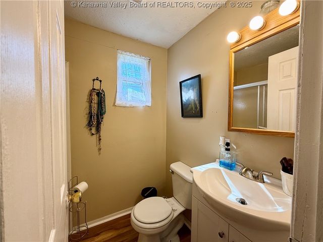 207 Marshall Avenue, Charleston, WV 25306