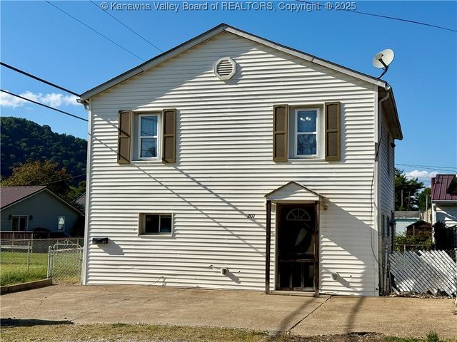 207 Marshall Avenue, Charleston, WV 25306