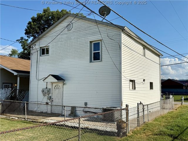 207 Marshall Avenue, Charleston, WV 25306