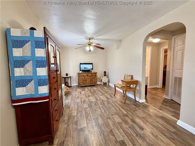 207 Marshall Avenue, Charleston, WV 25306