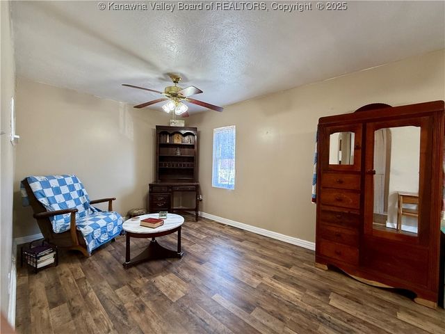 207 Marshall Avenue, Charleston, WV 25306