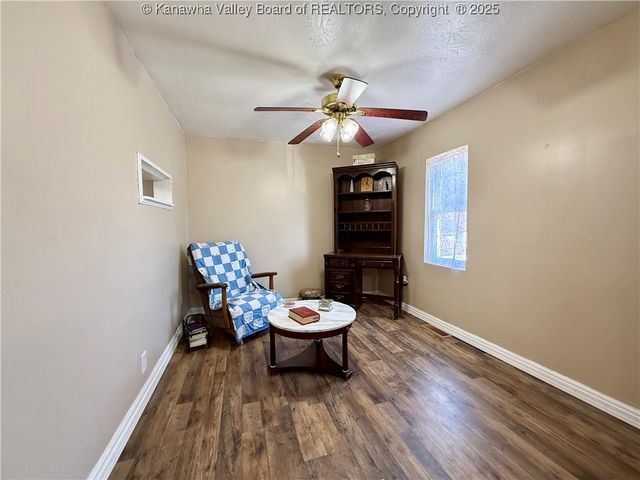 207 Marshall Avenue, Charleston, WV 25306