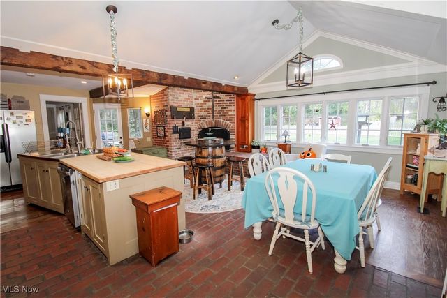 8021 Valley View Road, Hudson, OH 44236