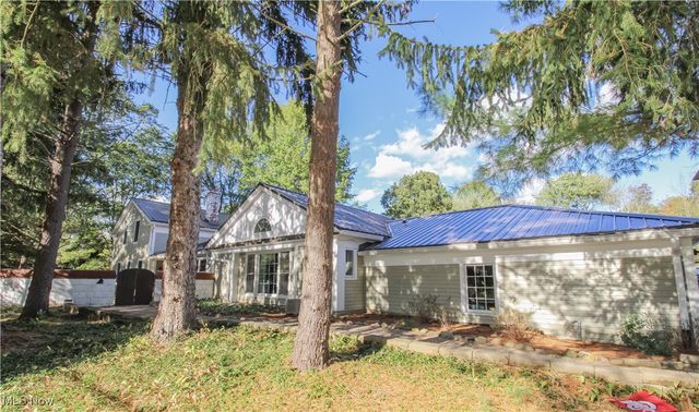 8021 Valley View Road, Hudson, OH 44236