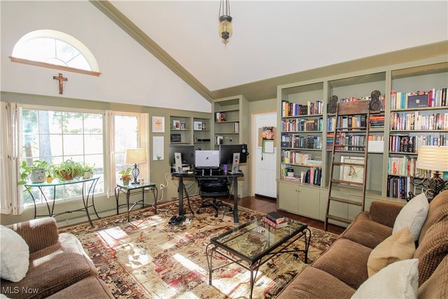 8021 Valley View Road, Hudson, OH 44236