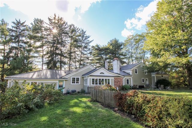 8021 Valley View Road, Hudson, OH 44236