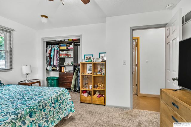 920 Lamplighter Lane, Lincoln, NE 68510