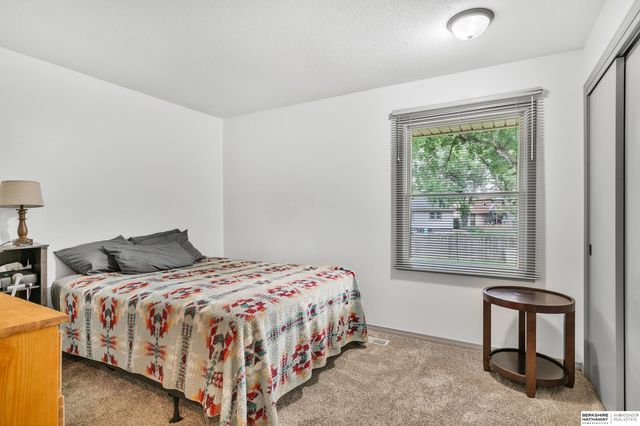 920 Lamplighter Lane, Lincoln, NE 68510