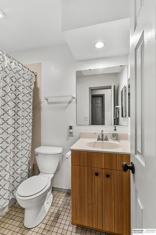 920 Lamplighter Lane, Lincoln, NE 68510