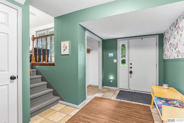 920 Lamplighter Lane, Lincoln, NE 68510