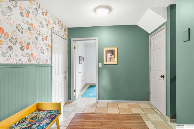 920 Lamplighter Lane, Lincoln, NE 68510