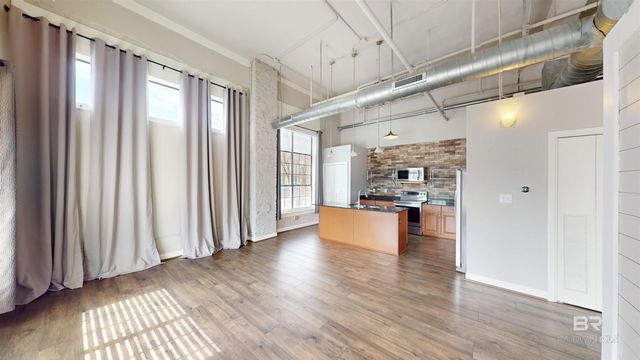 308 St Louis 101, Mobile, AL 36602