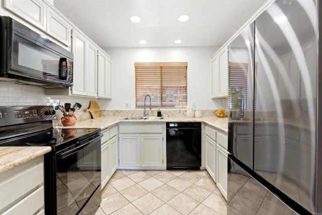 1866 Fairway Circle, San Marcos, CA 92078