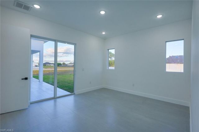 5 SW 26th PL, Cape Coral, FL 33991