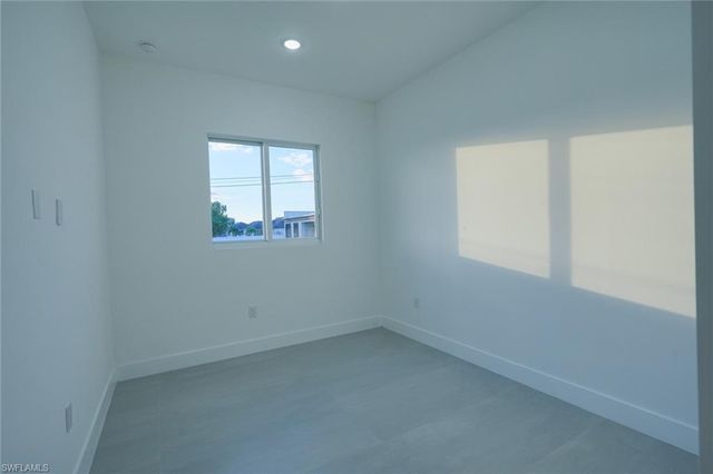 5 SW 26th PL, Cape Coral, FL 33991