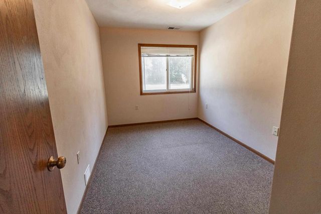 88 Eldene Court, Evansdale, IA 50707